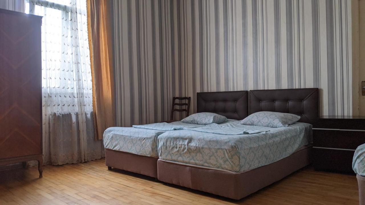 Medea'S Guest House Batumi Esterno foto