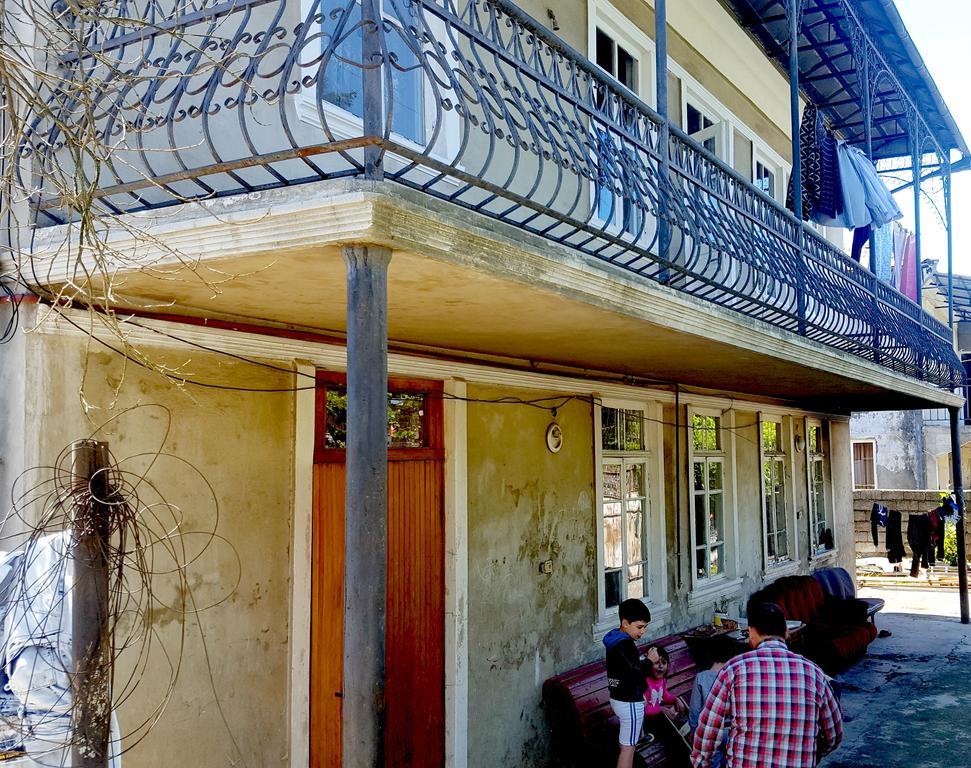 Medea'S Guest House Batumi Esterno foto